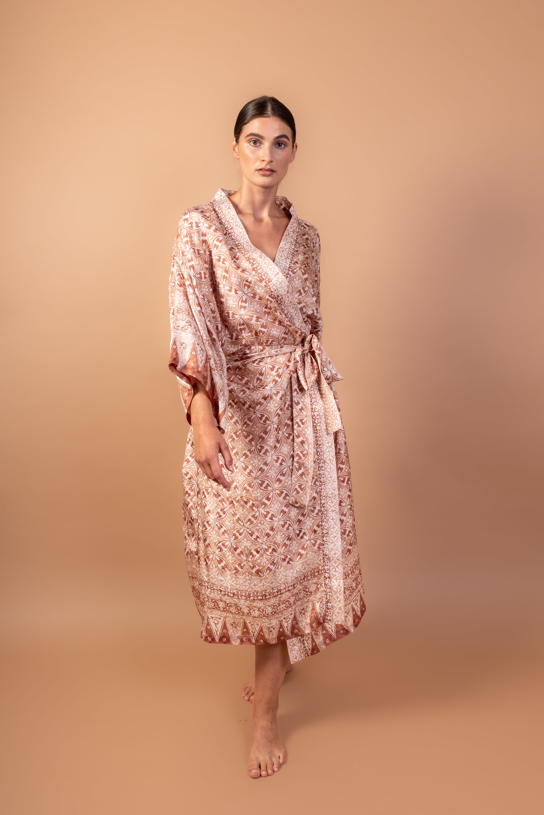 Tanah Kimono Panjang