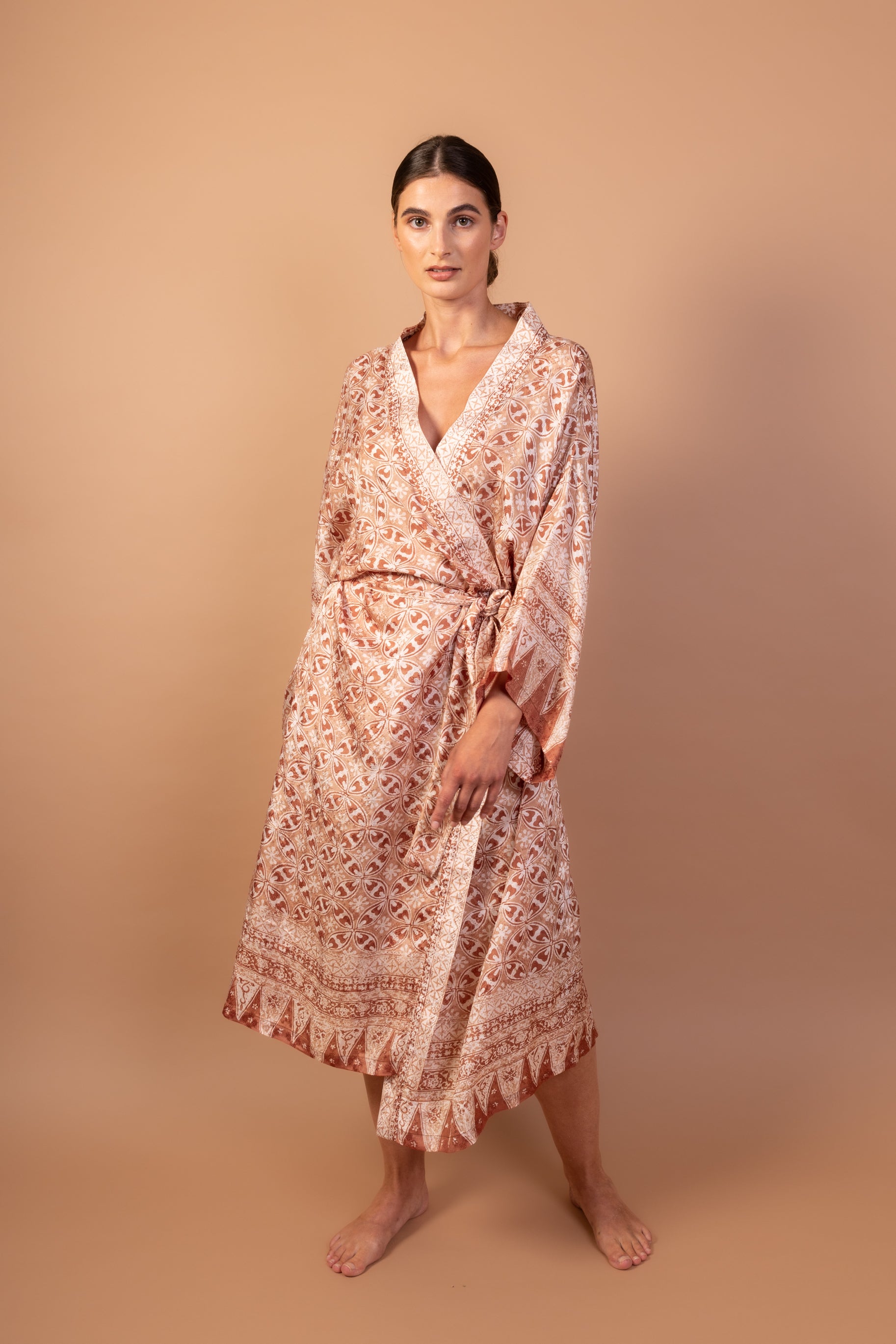 Tanah Kimono Panjang