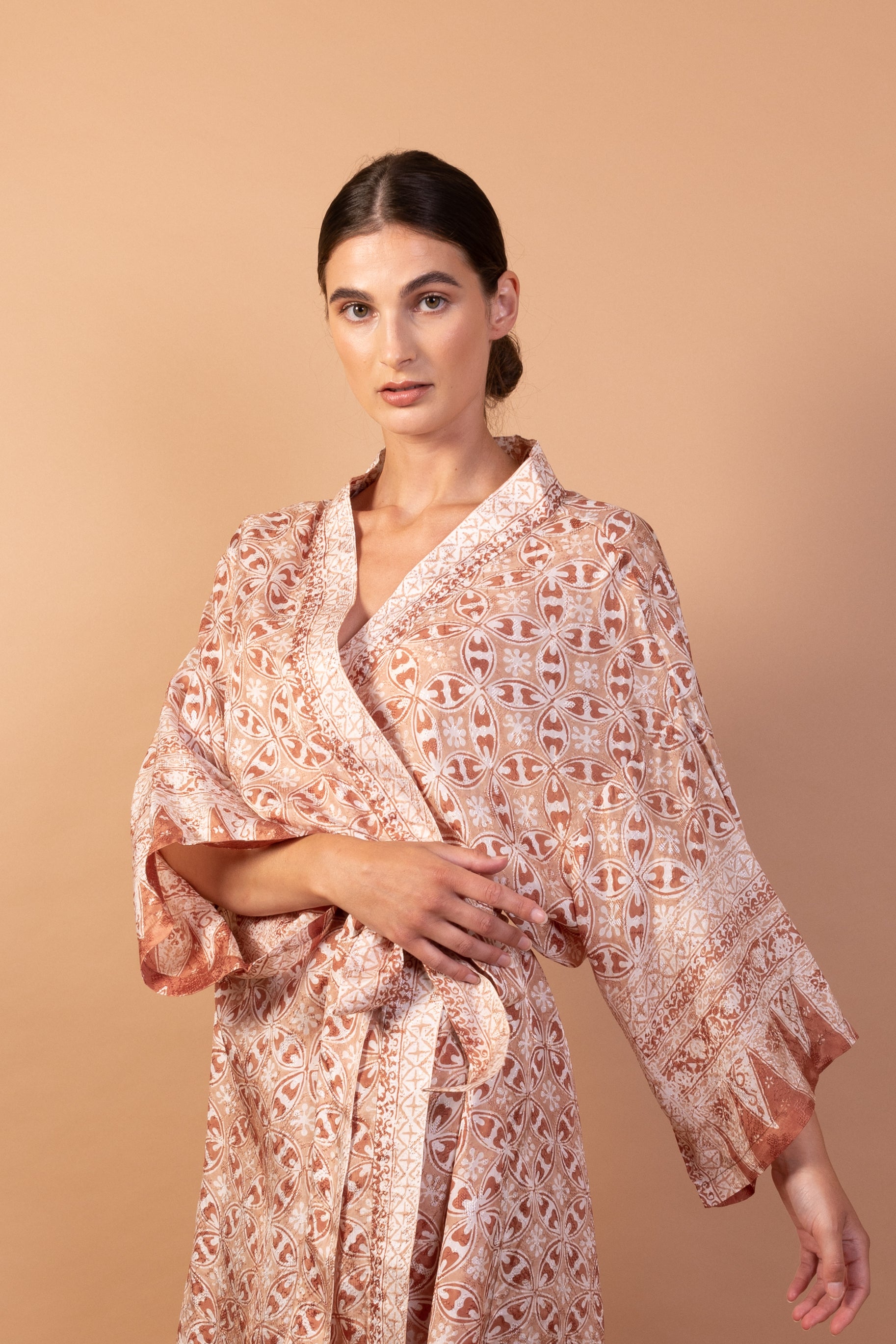 Tanah Kimono Panjang