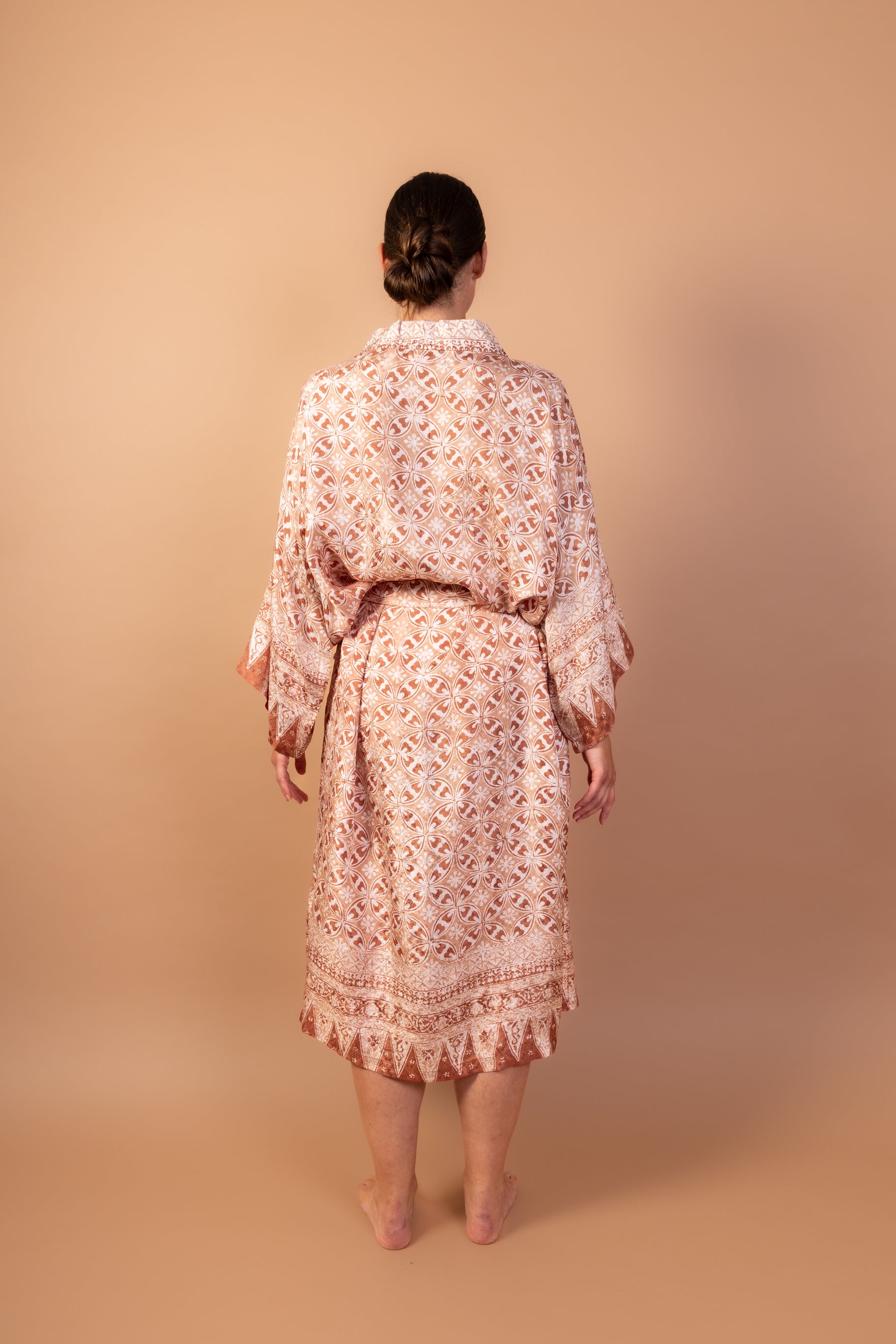 Tanah Kimono Panjang