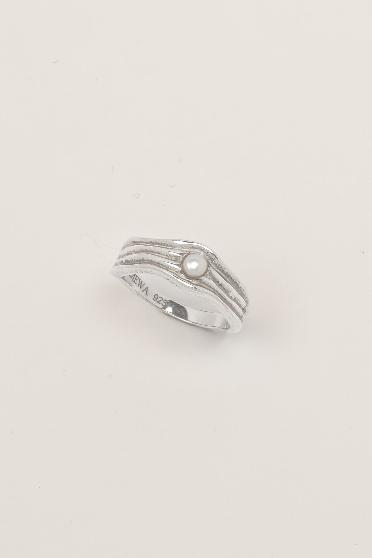 Laut Ring