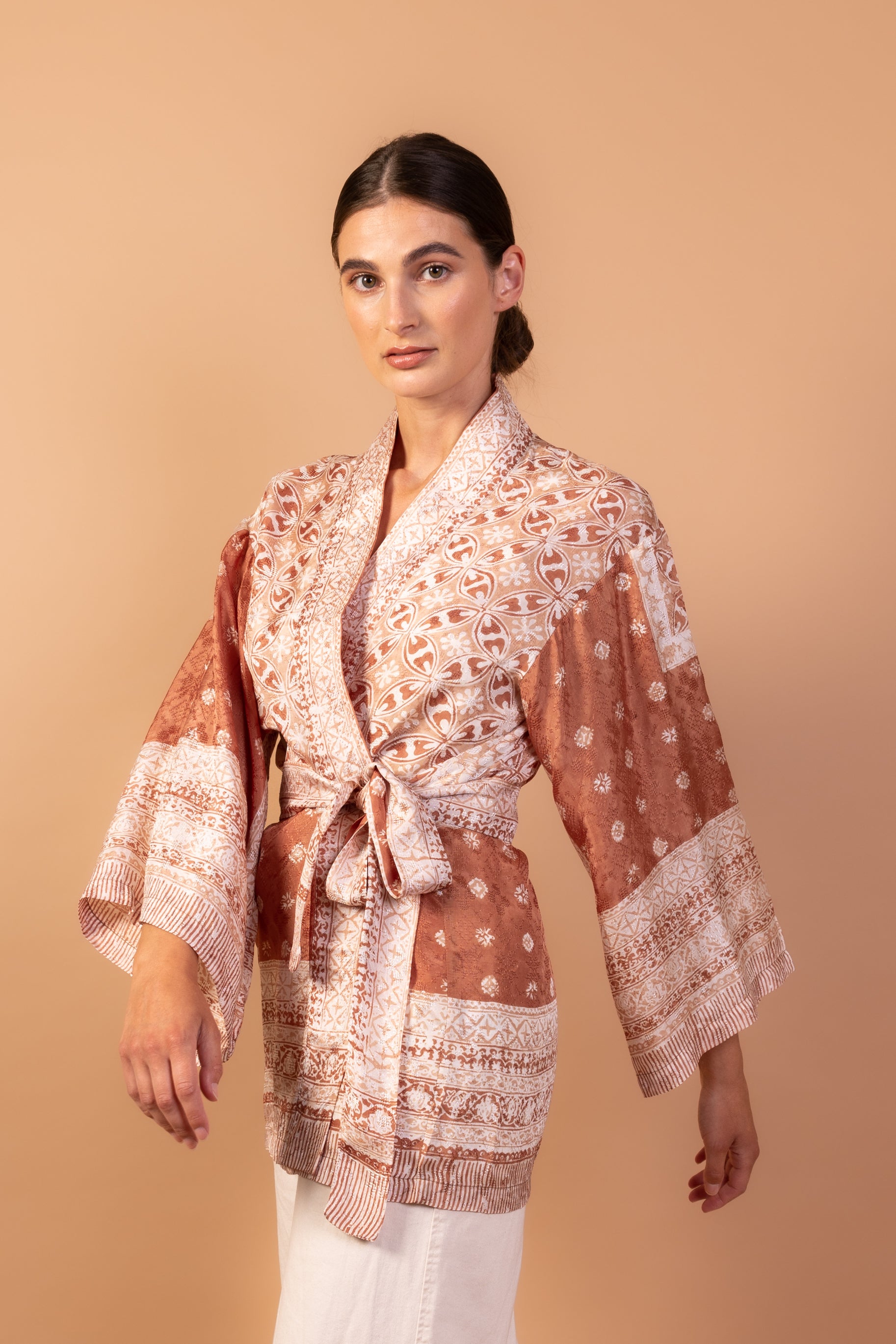 Tanah Kimono Pendek
