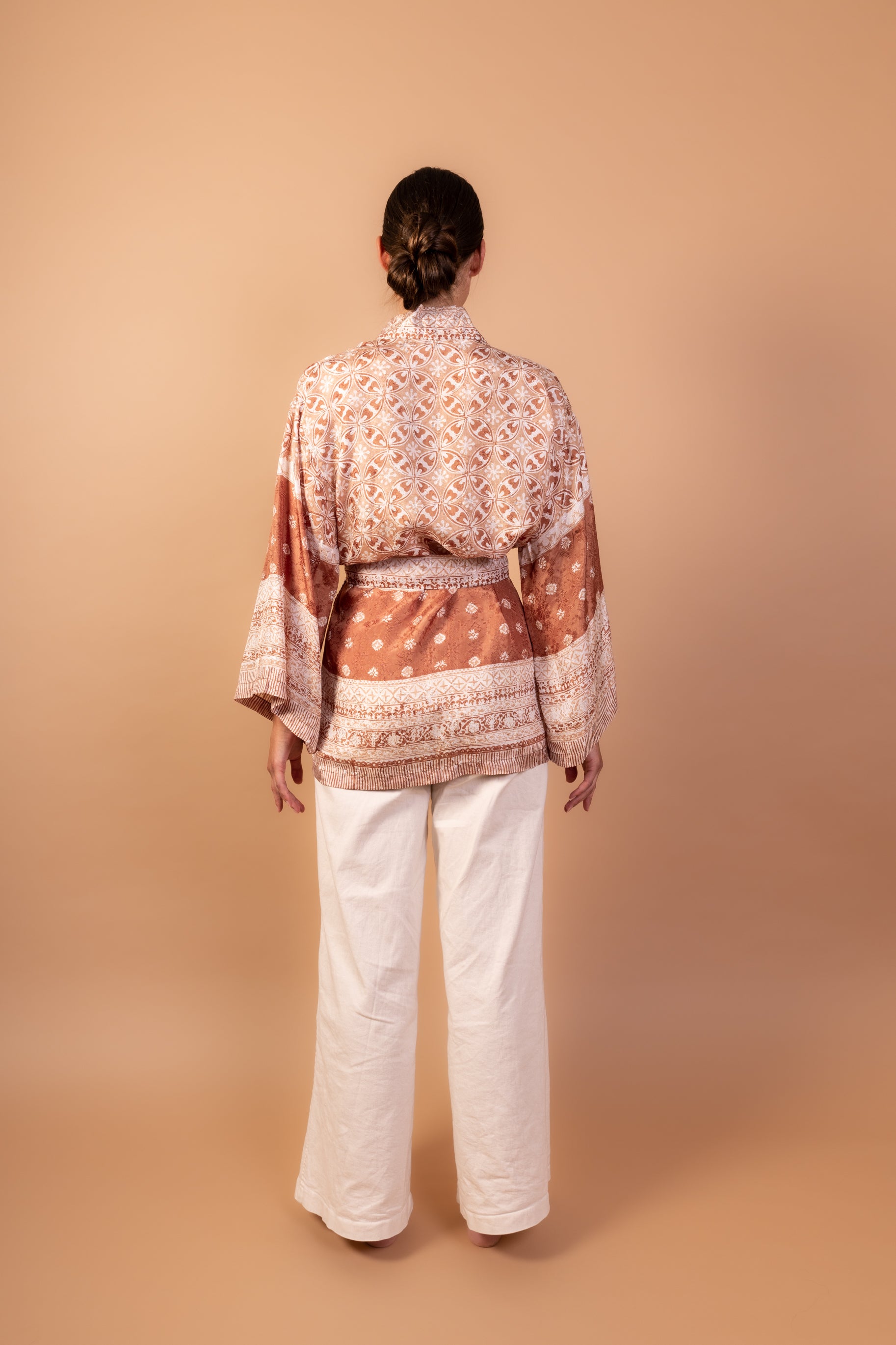 Tanah Kimono Pendek